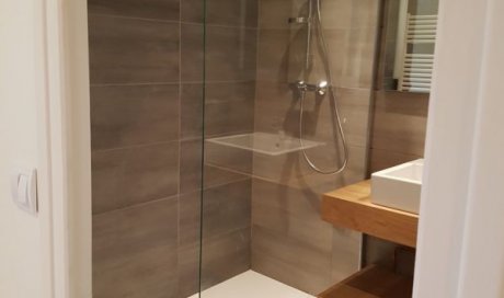 Installation de douche à l'italienne Saint-Laurent-du-Pont